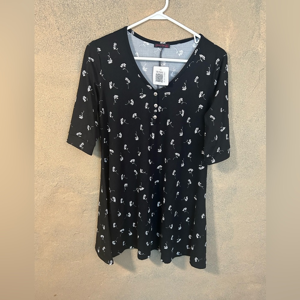 Short sleeve dress black with white flowers size L